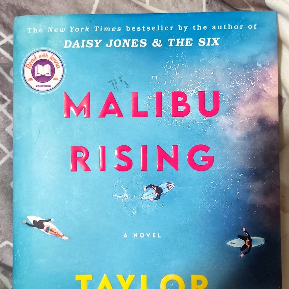 Book-Malibu Rising by Taylor Jenkins Reid
